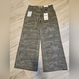 NWT Refrain Women's Camouflage Print Wide-leg Jeans Size 9/29